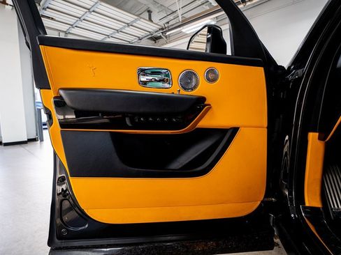 Used 2023 Rolls-Royce Cullinan image 37