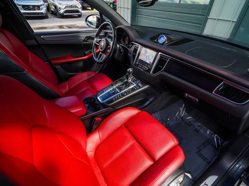 Used 2017 Porsche Macan GTS image 28
