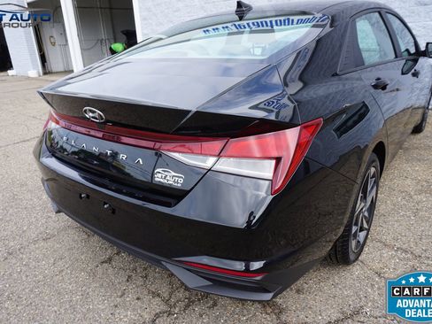 Used 2023 Hyundai Elantra SEL w/ Convenience Package FWD image 11