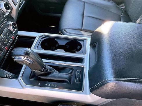 Used 2018 Ford F150 Lariat w/ Equipment Group 502A Luxury image 19