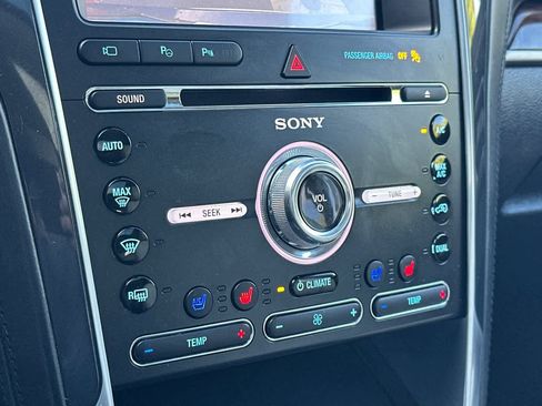 Used 2017 Ford Explorer Platinum image 23