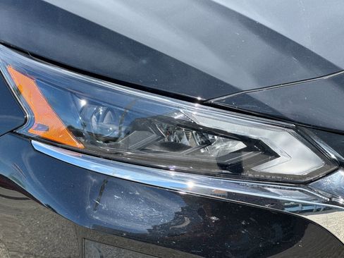 Used 2025 Nissan Altima 2.5 SV image 9