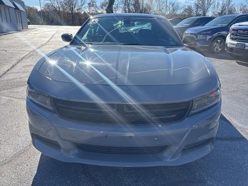 Used 2023 Dodge Charger SXT image 2