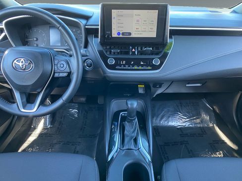 Used 2024 Toyota Corolla SE w/ SE Package FWD image 11