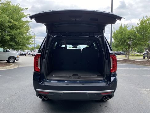 Used 2023 GMC Yukon Denali RWD image 11