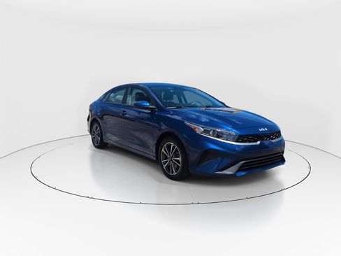 Used 2023 Kia Forte LXS FWD image 2