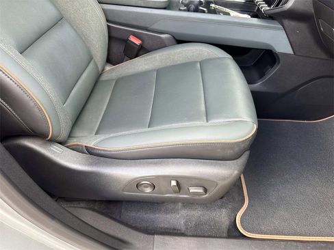 Used 2024 GMC Acadia AT4 w/ Luxury Package image 29