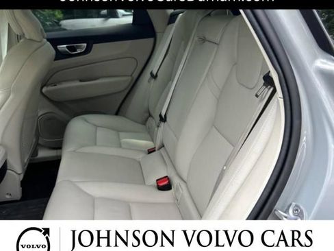 Used 2024 Volvo XC60 B5 Plus w/ Climate Package AWD/4WD image 10