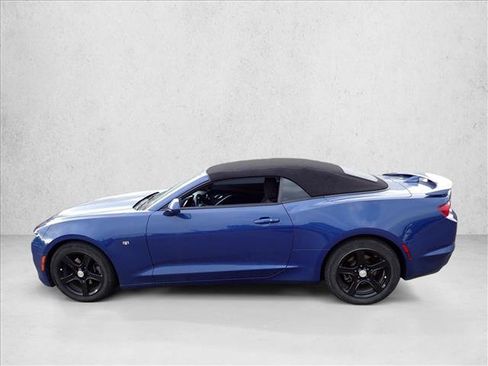 Used 2020 Chevrolet Camaro LT RWD image 2