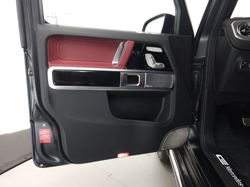 Certified 2025 Mercedes-Benz G 580 w/ Manufactur Interior Package image 5