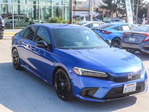 Used 2023 Honda Civic Sport image 3