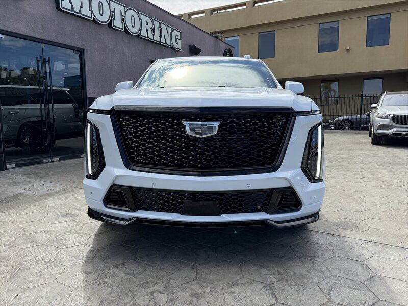 Used 2026 Cadillac Escalade V w/ LPO, ONYX Package AWD/4WD image 3