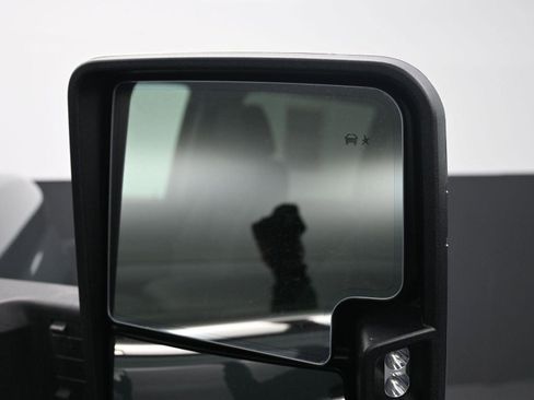 Used 2025 Chevrolet Silverado 2500 LTZ w/ LTZ Premium Package image 10