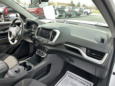 Used 2024 GMC Terrain SLE image 27