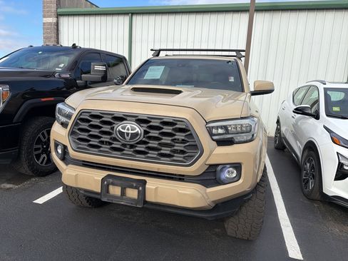 Used 2020 Toyota Tacoma TRD Sport image 6