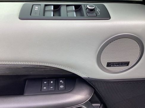 Used 2019 Land Rover Discovery HSE Luxury image 17