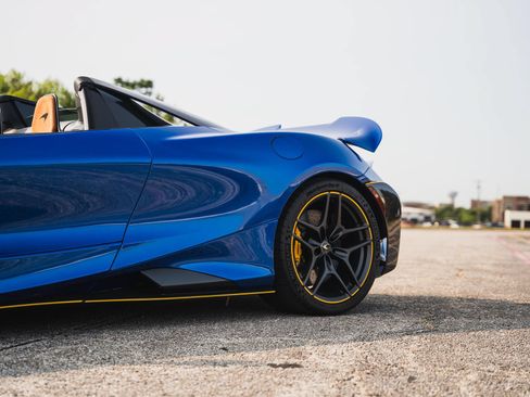 Used 2022 McLaren 765LT RWD image 5