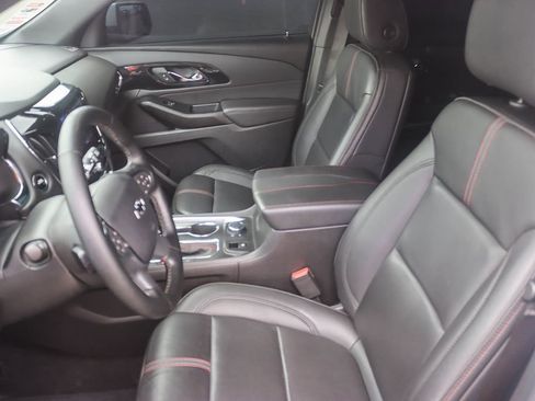 Used 2023 Chevrolet Traverse RS image 43