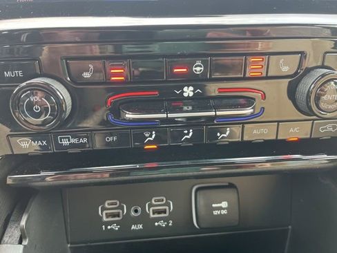 Used 2024 Jeep Grand Cherokee Limited image 24