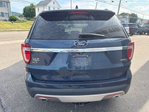 Used 2017 Ford Explorer XLT w/ Equipment Group 201A AWD/4WD image 7