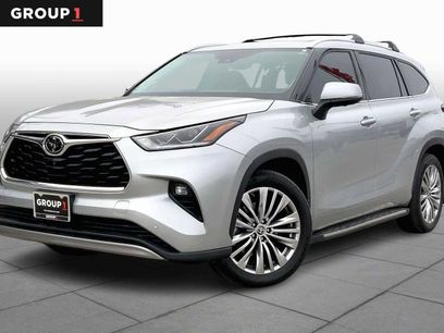 Used 2023 Toyota Highlander Platinum