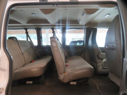Used 2018 Chevrolet Express 3500 LT w/ LT Preferred Equipment Group RWD image 19