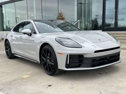 New 2026 Porsche Panamera 4 image 9