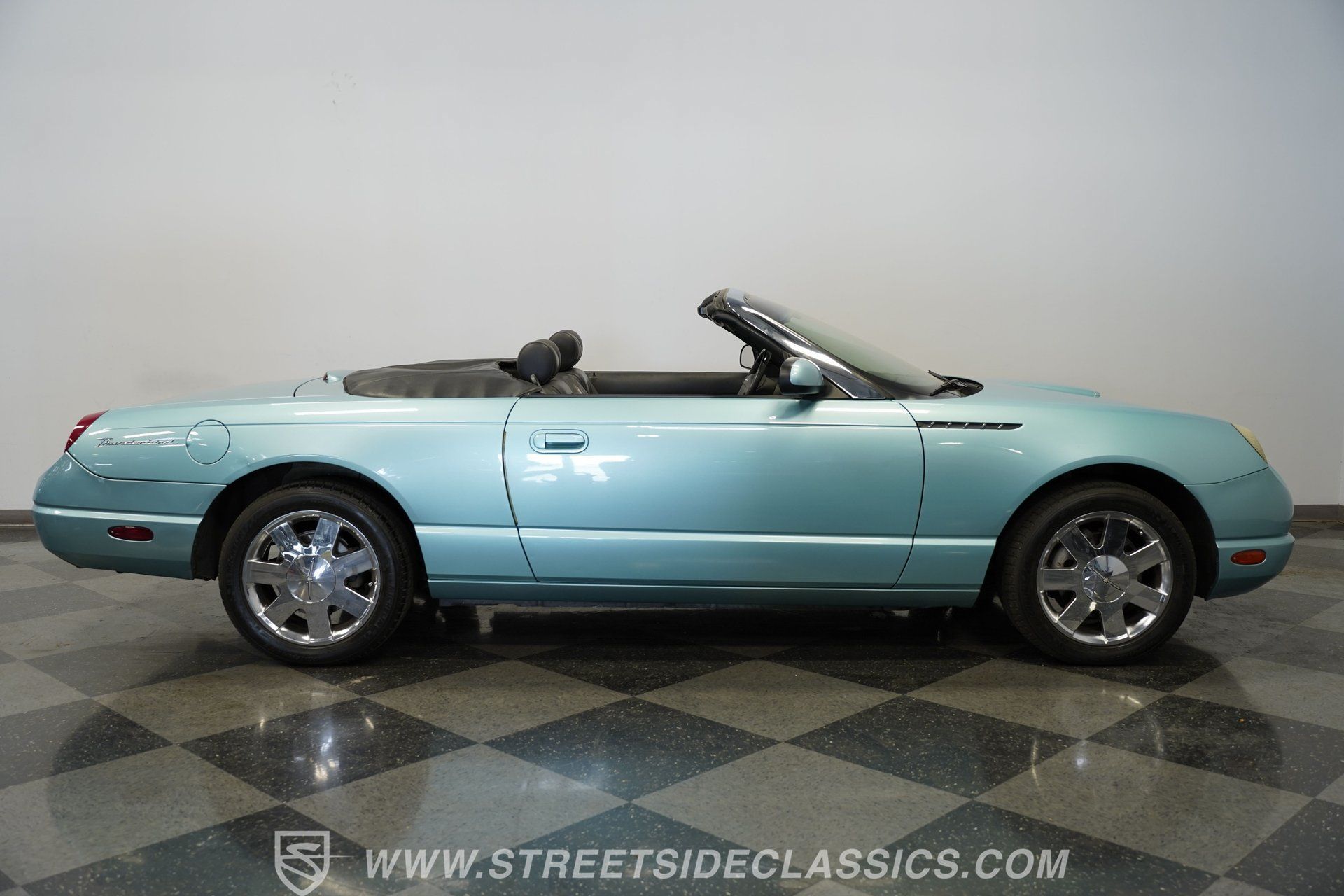 Used 2002 Ford Thunderbird RWD image 15