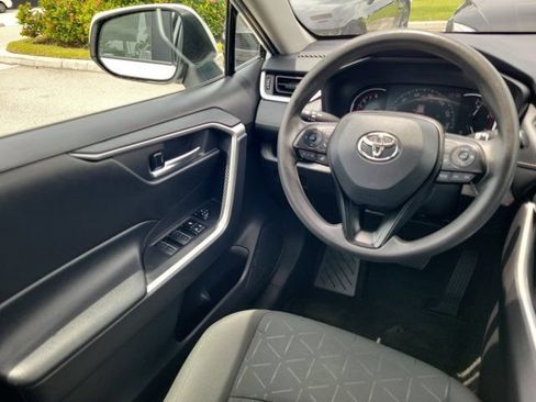 Used 2024 Toyota RAV4 XLE FWD image 21