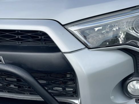 Used 2019 Toyota 4Runner SR5 AWD/4WD image 20