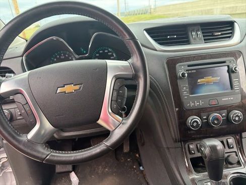 Used 2016 Chevrolet Traverse LT FWD image 6