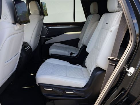 Used 2025 Cadillac Escalade Sport Platinum RWD image 12