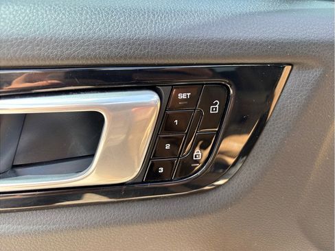Used 2020 Porsche Cayenne AWD/4WD image 21