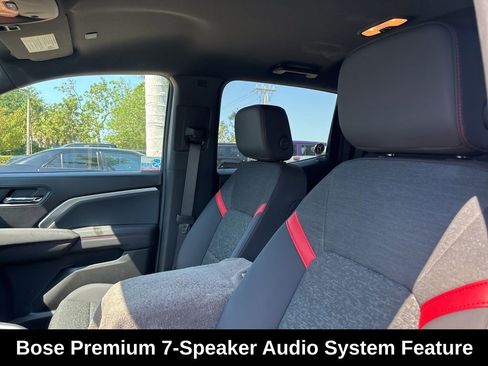 Used 2025 Chevrolet Colorado Z71 w/ Midnight Edition image 6