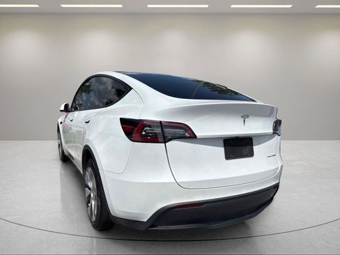 Used 2023 Tesla Model Y Long Range AWD/4WD image 9