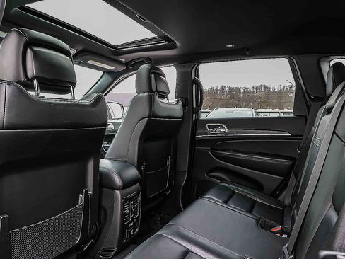 Used 2022 Jeep Grand Cherokee Limited image 22