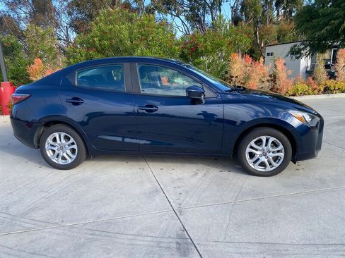 Used 2017 Toyota Yaris iA FWD image 5