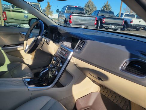 Used 2015 Volvo S60 T5 Platinum image 20