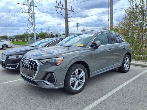 Used 2021 Audi Q3 2.0T Premium w/ Convenience Package AWD/4WD image 3