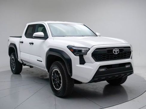 Used 2024 Toyota Tacoma TRD Off-Road image 9