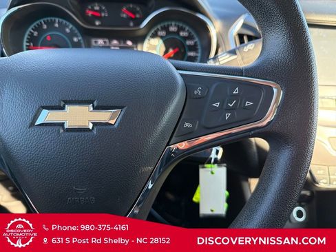 Used 2017 Chevrolet Cruze LT image 23