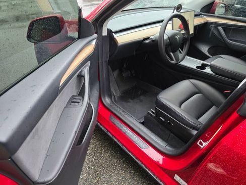 Used 2023 Tesla Model Y Long Range image 23