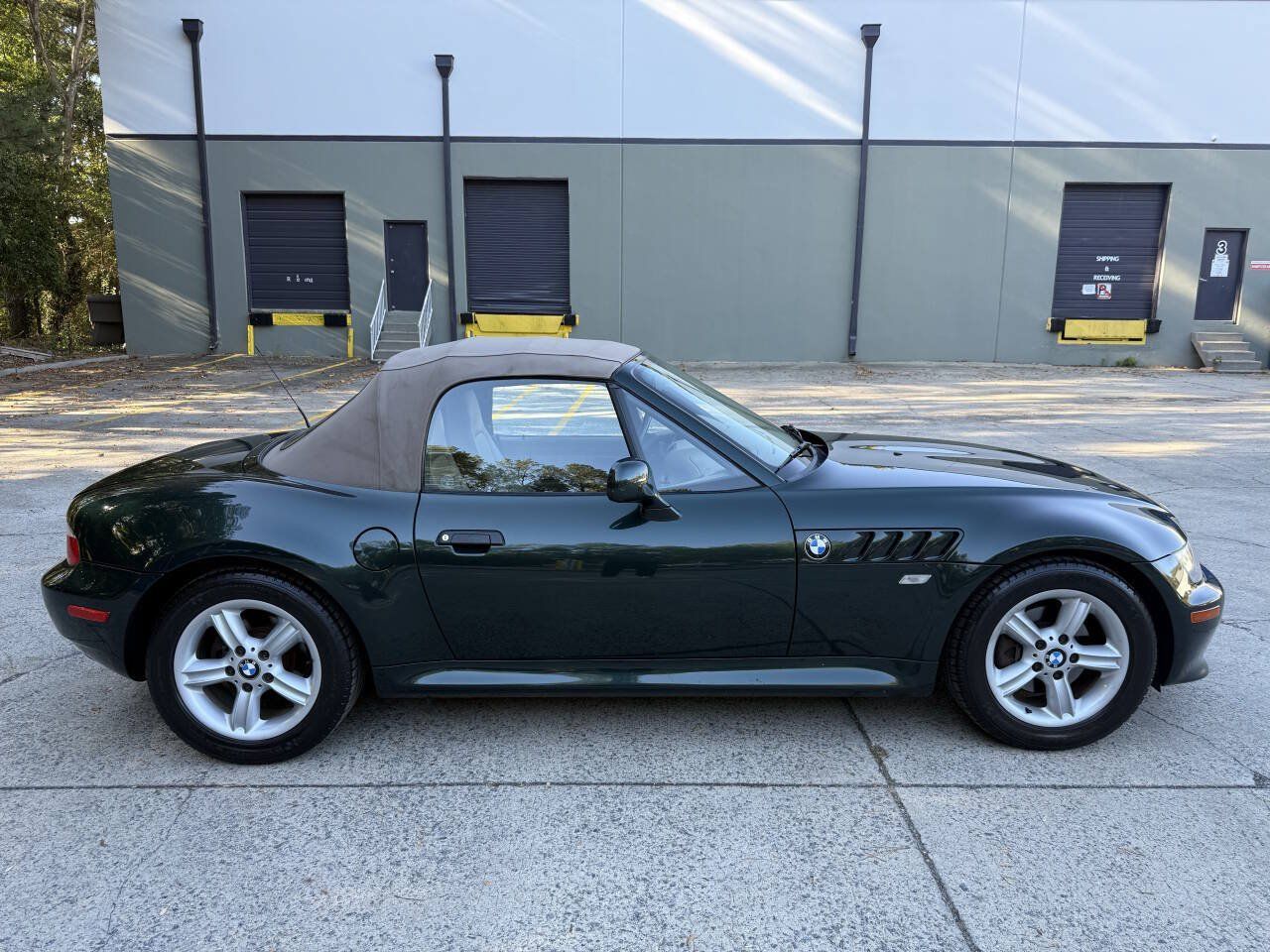 Used 2000 BMW Z3 2.5i RWD image 3