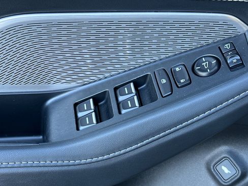 Used 2022 Acura MDX SH-AWD w/ Advance Package image 11