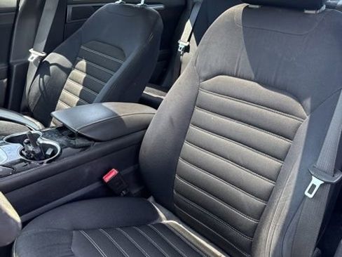 Used 2015 Ford Fusion SE FWD image 15