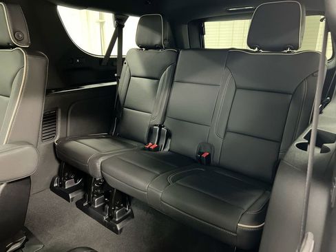New 2025 Chevrolet Suburban Premier image 25