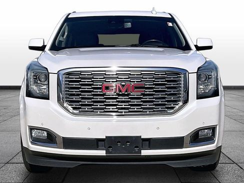Used 2019 GMC Yukon Denali image 3