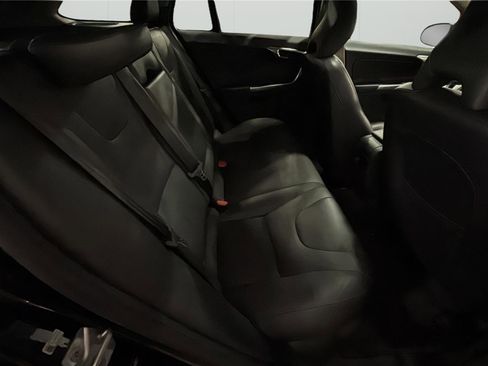Used 2017 Volvo V60 T5 Premier w/ Convenience Package FWD image 13