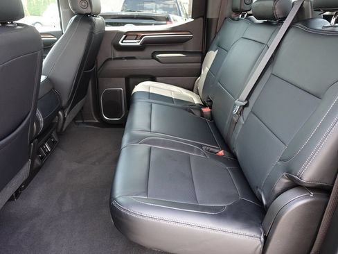 Used 2022 Chevrolet Silverado 1500 LT AWD/4WD image 23