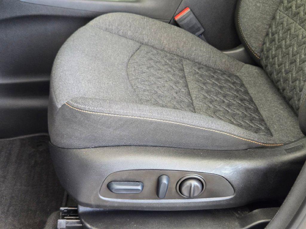 Used 2023 Chevrolet Equinox LT FWD image 13